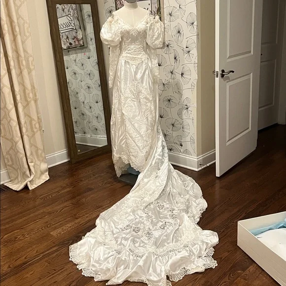 Alfred Angelo 6(XS/S)Elegant White Lace Wedding Dress vintage